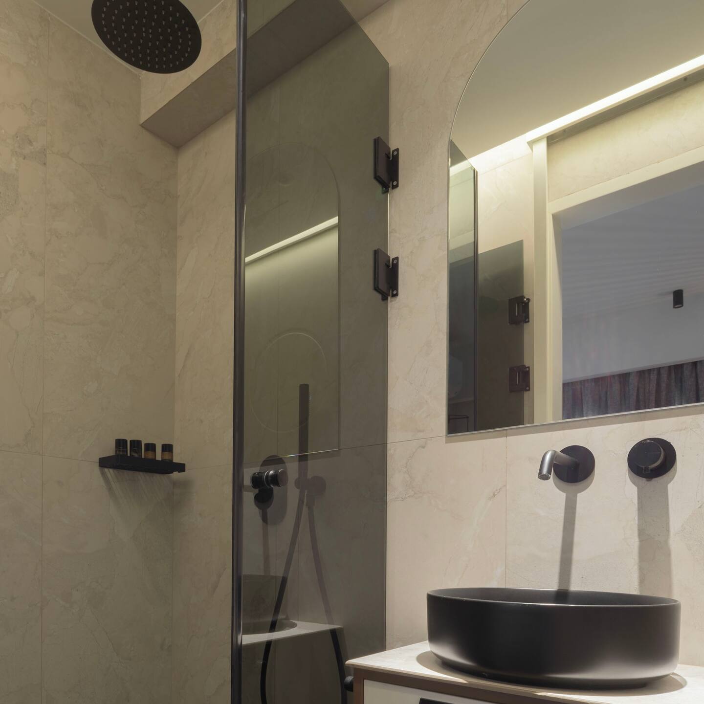 Junior Suite with Side Sea View — 10