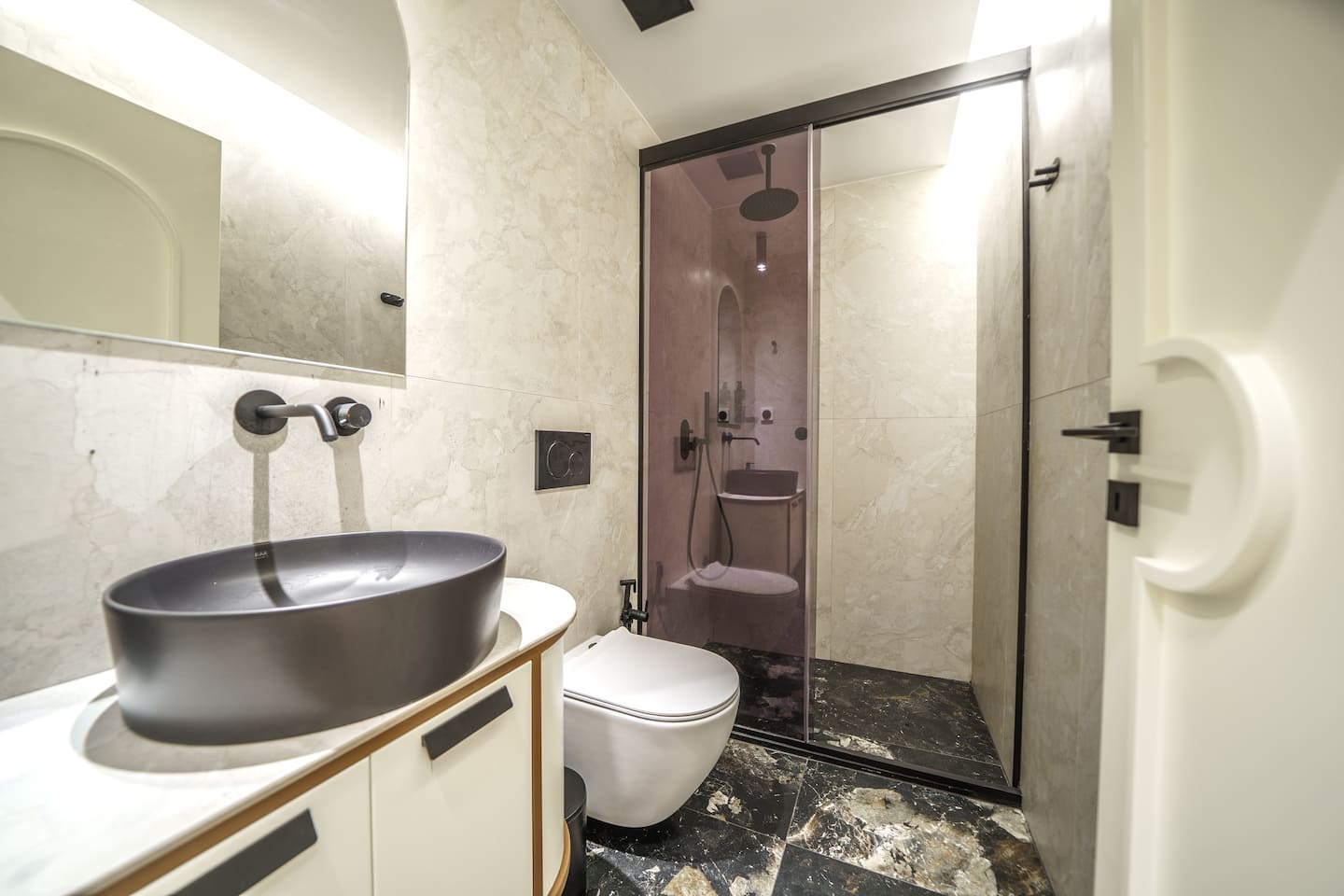 Superior Suite – Lower Level — 13
