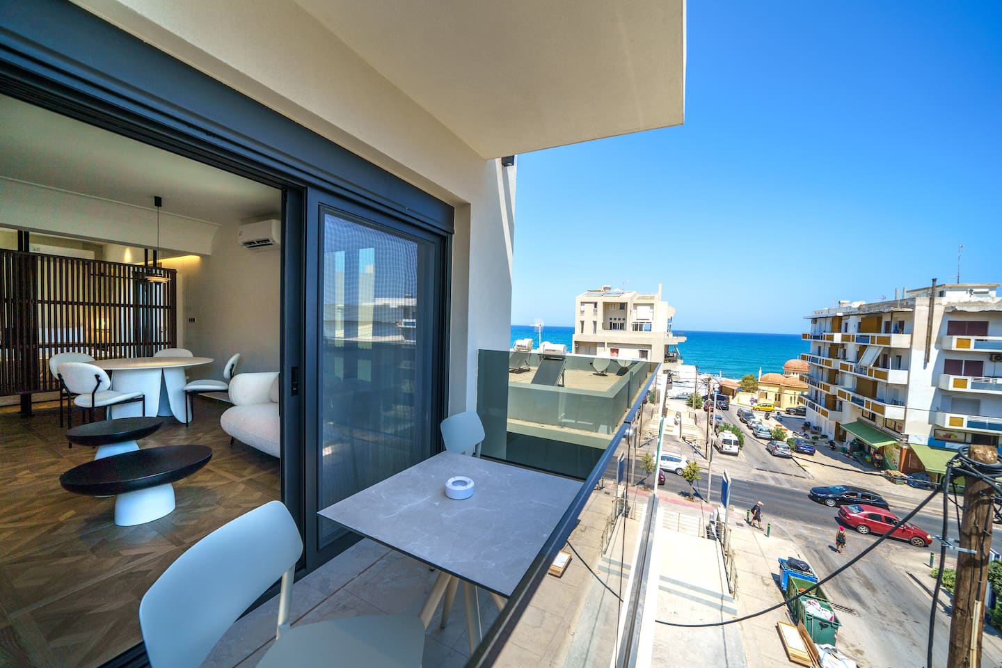 Junior Suite with Side Sea View — 3