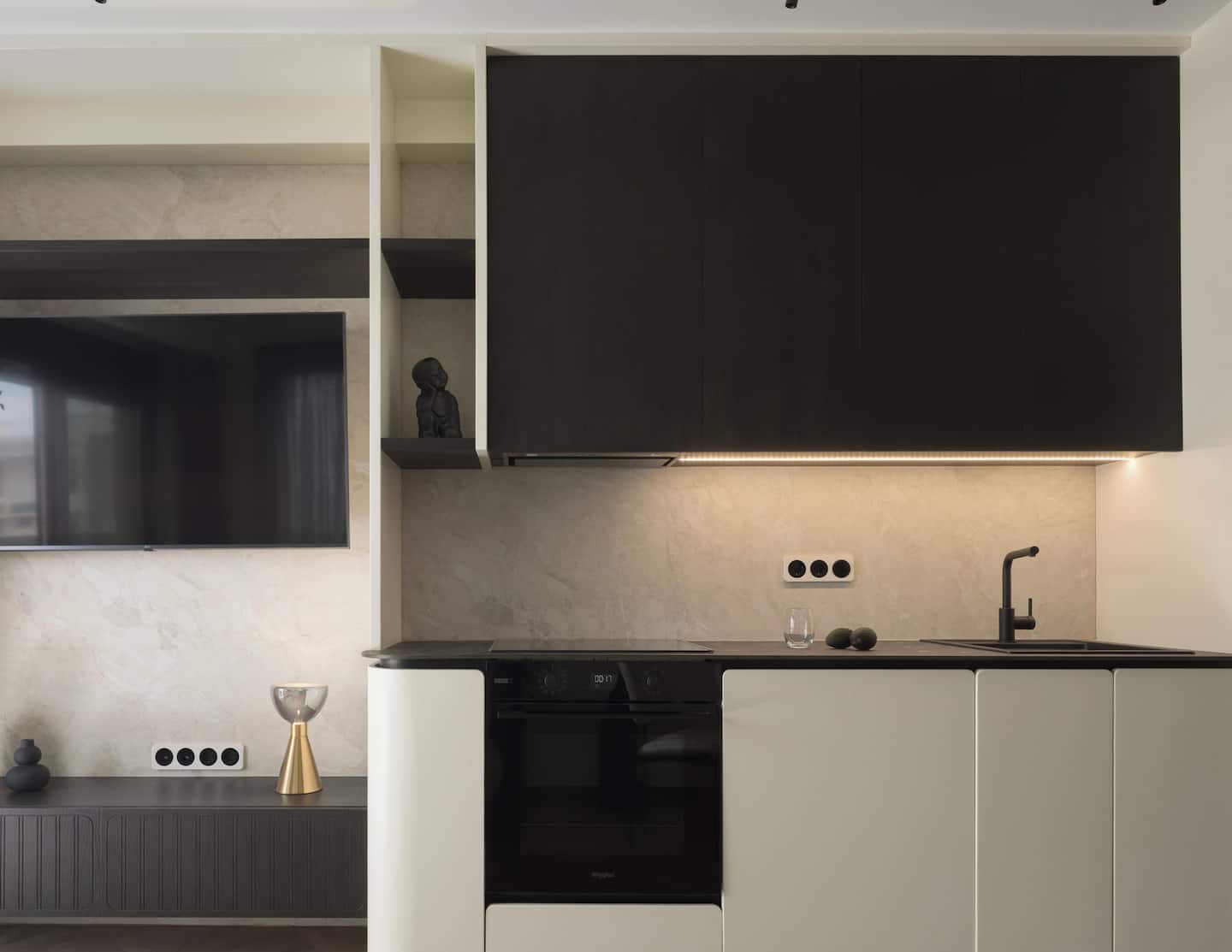 Junior Suite with Side Sea View — 6